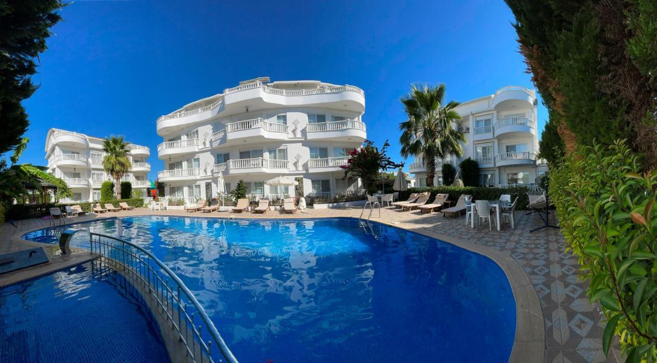 Belka Golf Exclusive Poolside *